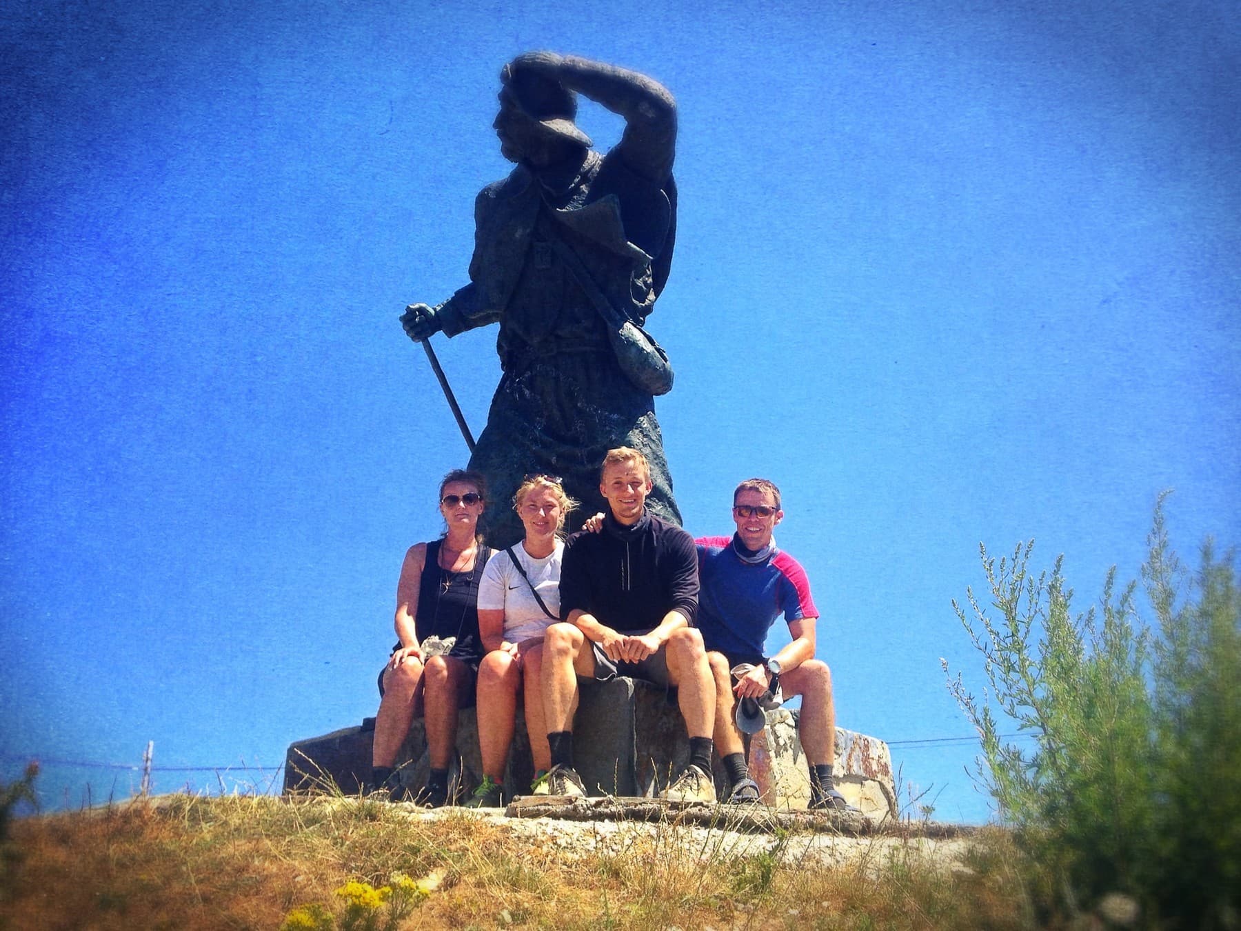 statue
